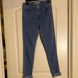 Levi's Women's Skinny Jeans in Blue